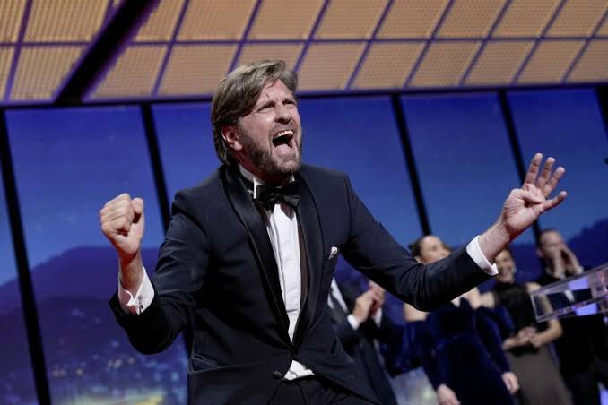 Cannes’ın bu yılki en iyi iki filmi:
Ruben Östlund’un TRT ortak yapımı Triangle of Sadness’ı  gitmiş  tebrikler 👌🏻👏🏻 #CannesFilmFestival2022 #Cannes2022