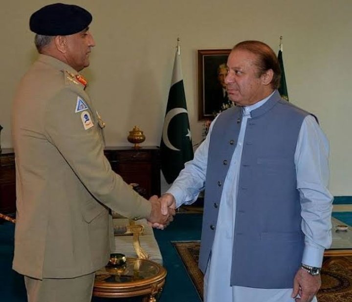 UmairIqbal2022's tweet photo. اُلجھا کے مجھ کو روٹی اور کپڑے میں غداروں نے میرا وطن بیچ ڈالا 😔 😔
@OfficialDGISPR
@GNFHameedDGISI
@CMShehbaz
@JoeBiden
@ImranKhanPTI
@MaryamNSharif
@BBhuttoZardari
@Ali_MuhammadPTI
#حقیقی_آزادی_کی_جنگ
#امپورٹڈ_حکومت_نامنظور
#قائد_انقلاب_عمران_خان
#IsraelMustBeDestroyed https://t.co/zadhBe89T0