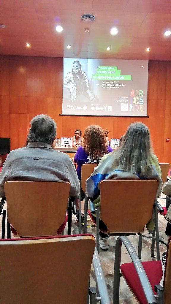 Casaafrica's tweet photo. Ayer tuvimos una preciosa e interesantísima presentación de #ColorCarne, de #desireebelalobedde, y seguimos disfrutando de la presencia de @garcialopezyei1 en @FeriaLibrolpa. También aterrizó entre nosotros @AlexOhoBambe. https://t.co/j1PHvtI1m1