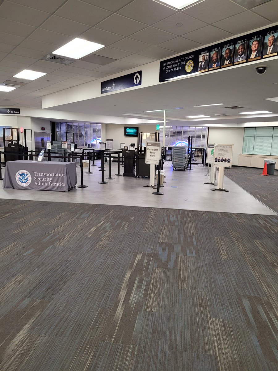 SouthernHospMgt's tweet photo. I will never fly into or out of #MobileRegionalAirport again. While it was better to fly directly into Mobile. This is the most b.s. ever. Check in counters not open (@americanair) and no security to get to your gate after you finally do get your bag checked! #AssBackwards https://t.co/tYFTt7fJJo