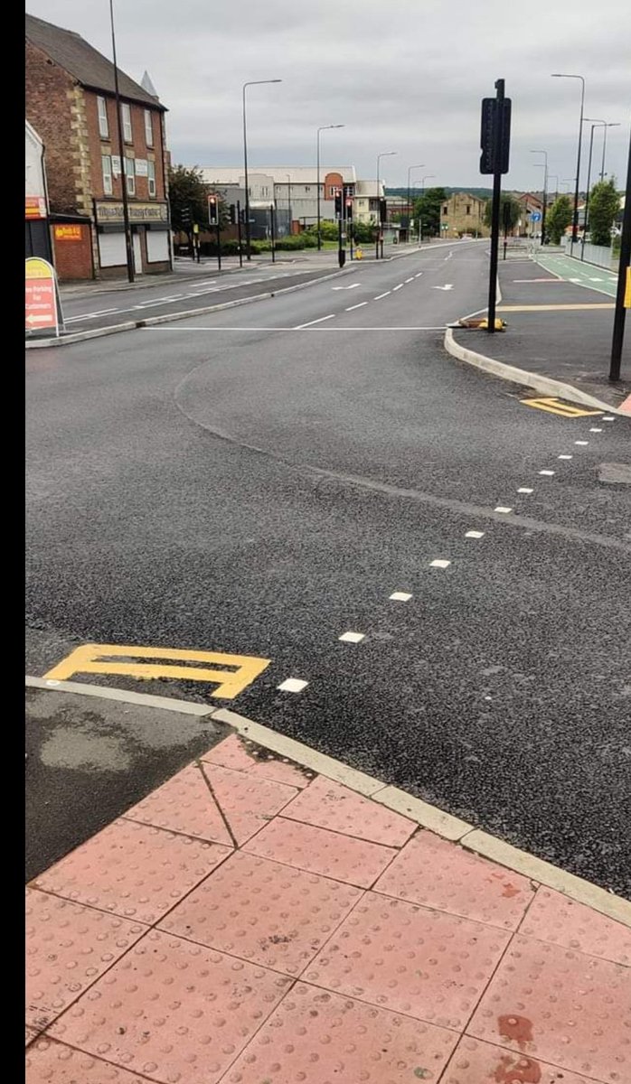Shortest double yellow lines or single headboards?