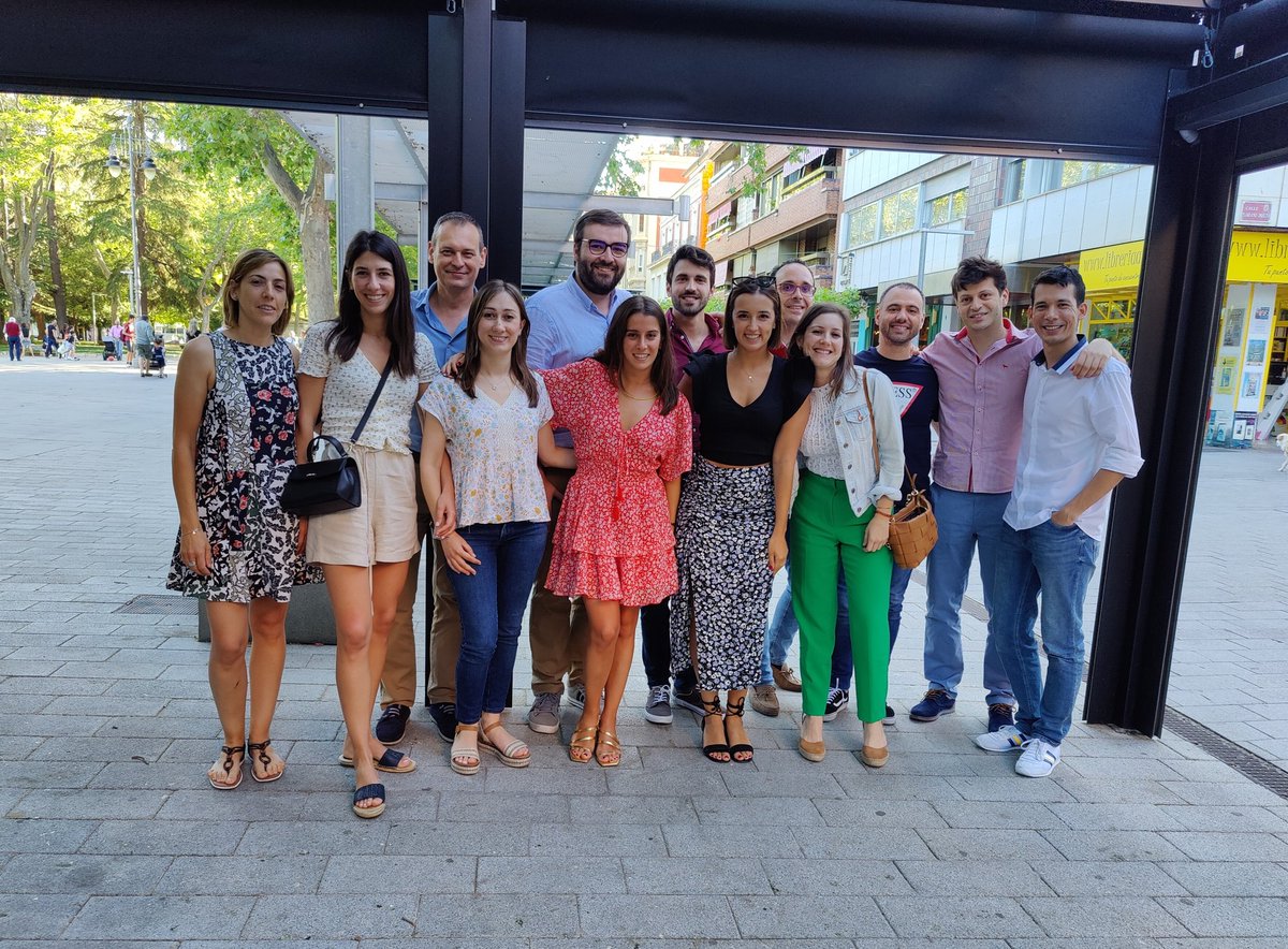MonteroMoreton's tweet photo. Fin de la etapa de residente en el @DigestivoPalen! Rodeada del mejor equipo que podía imaginar 😍

#MIR
#AparatoDigestivo
#Sacyl
#Palencia https://t.co/Jqmi1UAg4Y