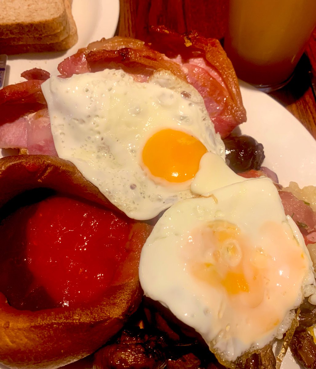 Busy this morning <a href="/tobycarvery/">Toby Carvery</a>  But I’m happy to wait when it looks this good.. #greatfood #breakfast #supper #nightshift #SUNR15E