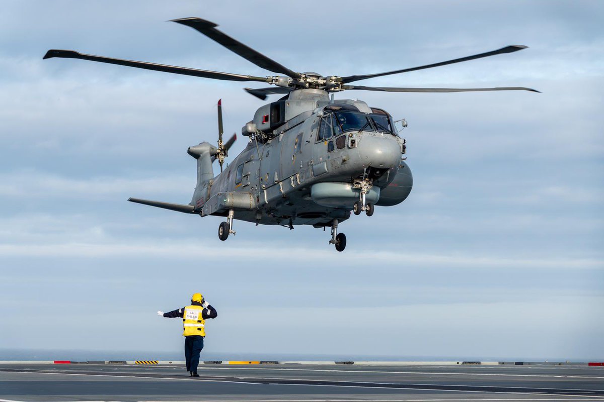 820NAS's tweet photo. We brought our Merlin ASaC capable aircraft too! @HMSPWLS https://t.co/wR1IAbqAY8