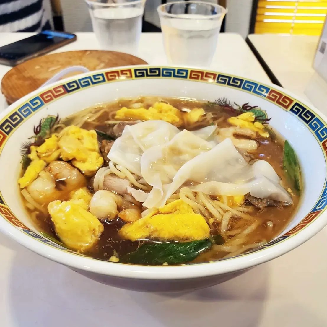 AndRespect37's tweet photo. #哲史
#ラーメン哲史
#シマチョウ中華そば
#哲史ヌードル
#鶏の焼霜

今日は哲史さんへ😃
シマチョウ中華そば🍜哲史ヌードル🍜どちらもうますぎ🤣
鶏の焼霜も美味😋
お家で真似してみました🤣
お店の味には遠くおよばない😭
でもこれはこで美味😋 https://t.co/p0mvw5kSm0