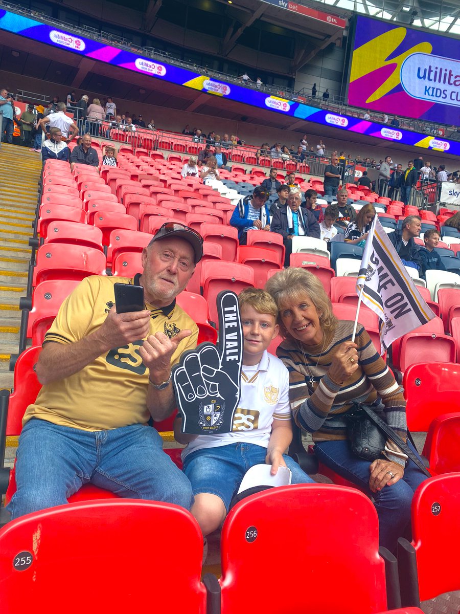 rdons85's tweet image. Brilliant day , thank you Port Vale for the memories🖤🤍💛⚽️ #utv #portvale #pvfc #wembley