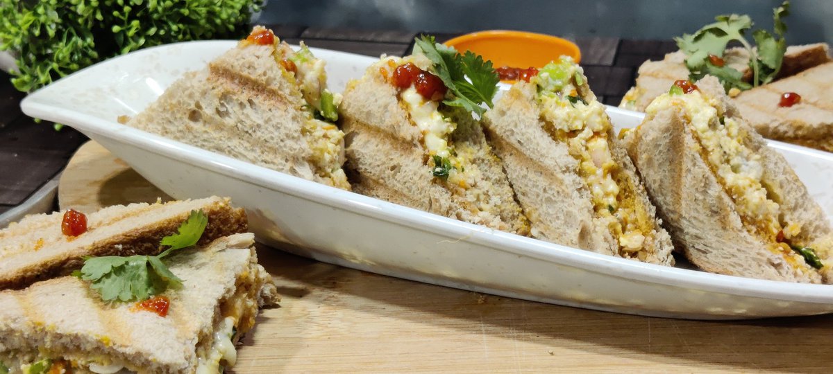 VrundaFood's tweet photo. Fatafat se healthy Breakfast or dinner banana he ? Then you should try this recipe ....
Make a delicious paneer sandwich in 10 minutes....
#recipes #Sandwich
#food
#recipelink #RecipeOfTheDay
#easyrecipes #quickrecipes
#indianfoodbloggers
https://t.co/ws9TSkui6x https://t.co/B7UQO8s2FA