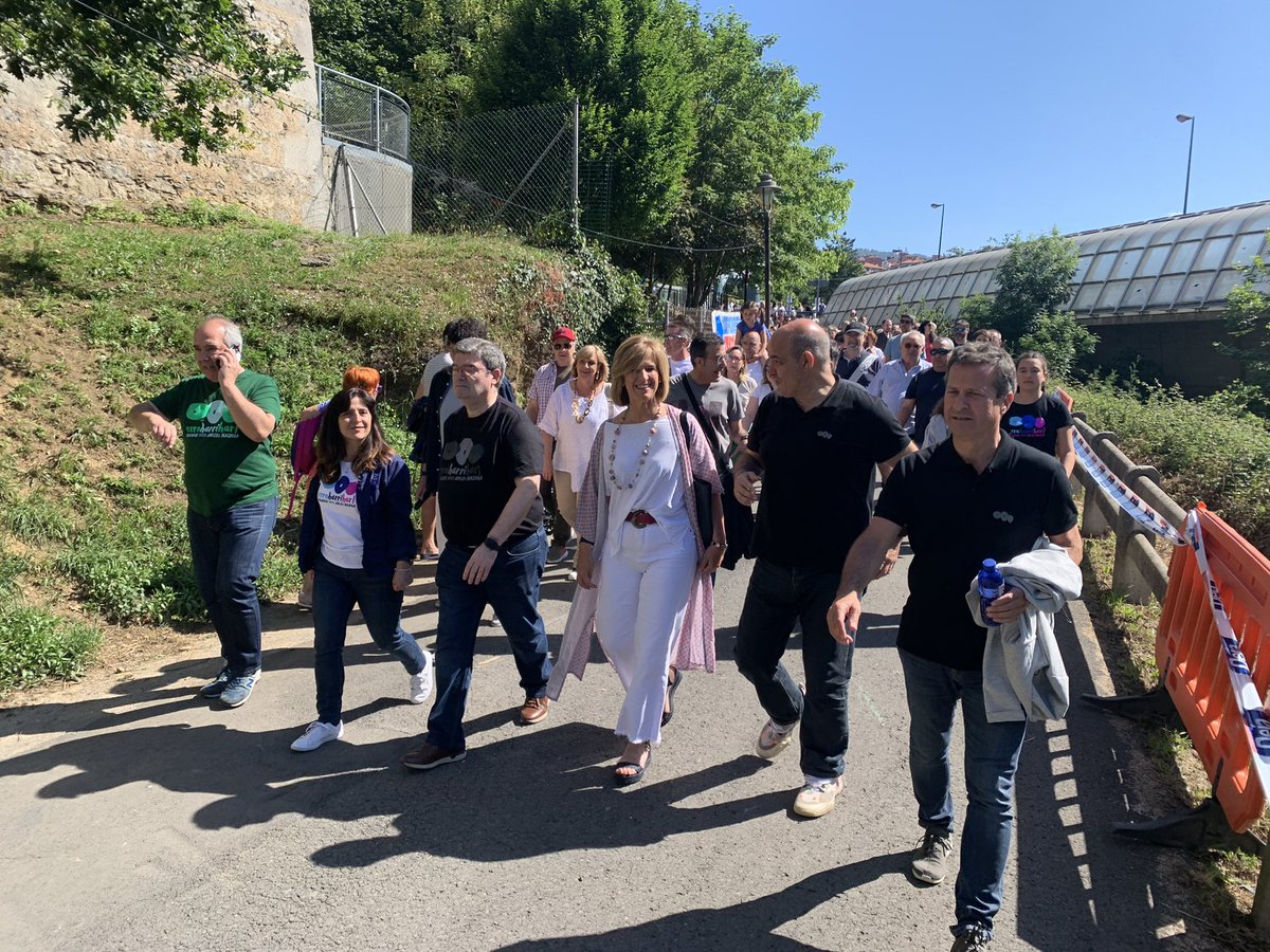 Bilboko Abusu auzoan, bultzada indartsu bat jasoko du gaur euskarak. Urteetan lortutakoa izugarria da, baina oraindik ere badugu zer egina. Elkarrekin. Eguraldi bikaina dugu, animatu zaitezte <a href="/Ibilaldia/">Ibilaldia 2025</a> ra hurbiltzen. #erroharrihar