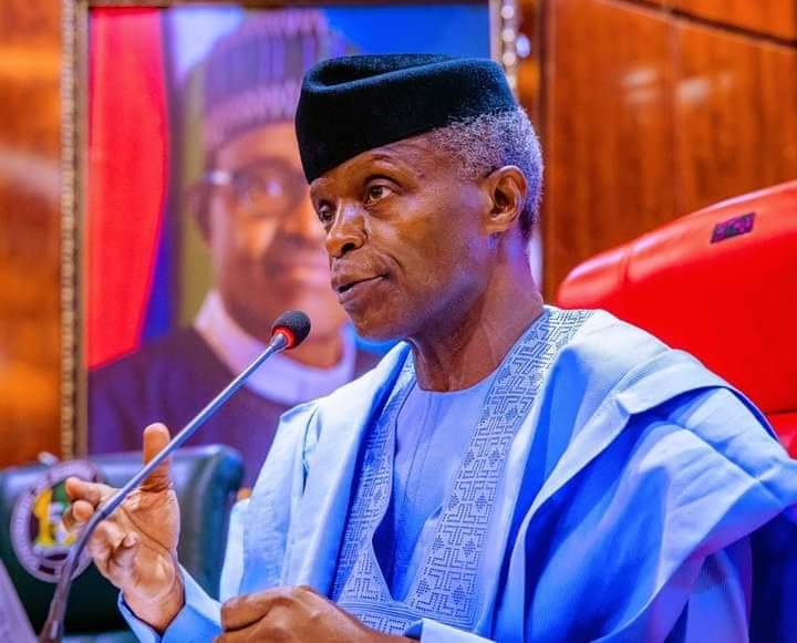 andyjordanx's tweet image. A perennial customer... Customer daadaa

PYO remains the only APC aspirant with national appeal to defeat Atiku. 

We don't need a candidate with loads of baggages.

#PYO2023
#OsinbajoIsComing 
#OsinbajoIsMyChoice