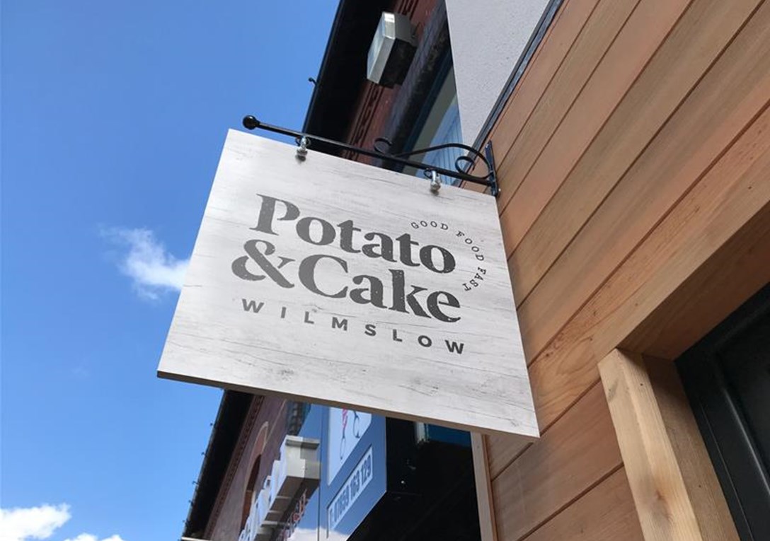 Attractive &amp; eye-catching signage for your business is very important as it provides your business with a visual representation that potential &amp; existing customers will recognise and remember. 

#BusinessGraphics #BusinessSignage #CheshireBusiness