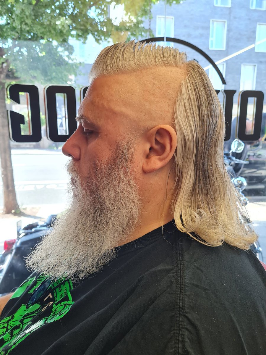 kaoskrew_uk's tweet photo. There you go @dynamos66 got a little upgrade yesterday 😉thanks to Steve @hounddogbarbers
#mullet #flaptop #gnarly https://t.co/f7uw70qDaP