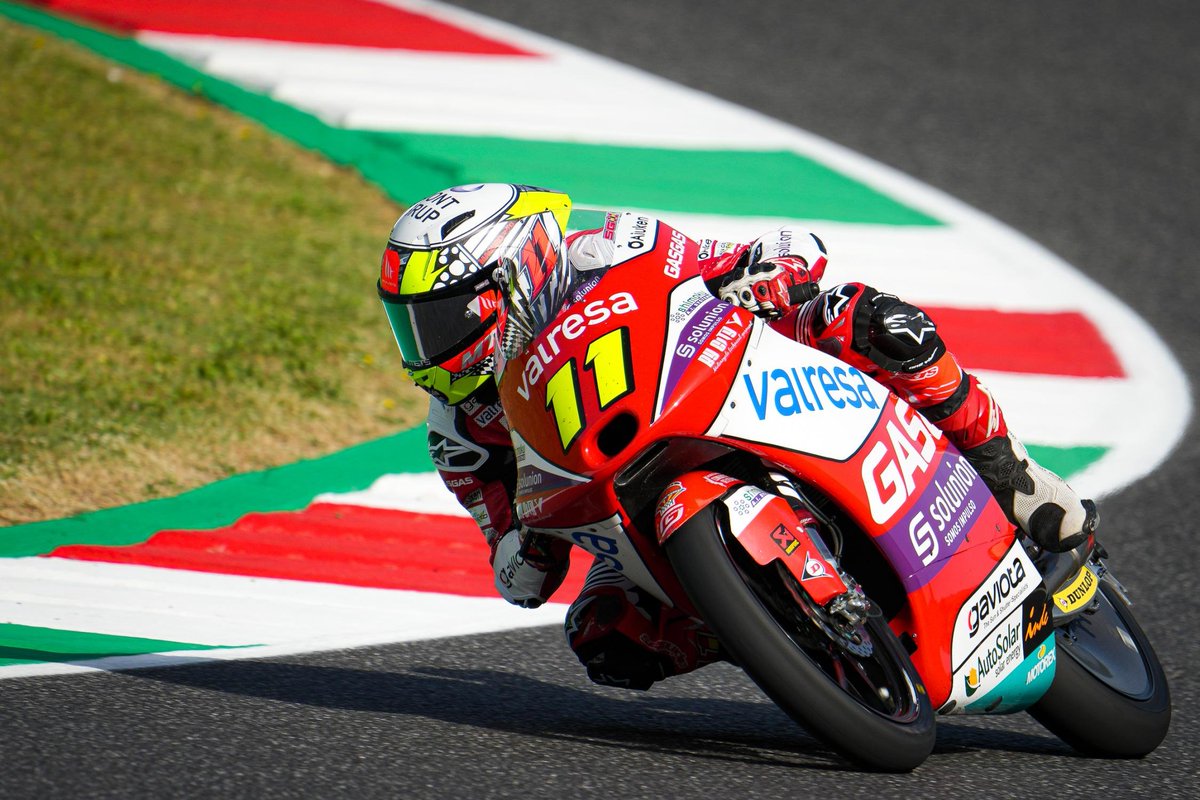 Sergio Garcia wins the Moto3 race at Mugello after a ferocious battle, coming home in second was his teammate Izan Guevara in an Aspar 1-2 with Tatsuki Suzuki the third-placed rider after a strong comeback

#ItalianGP #MotoGP https://t.co/rKuEPgKd8e