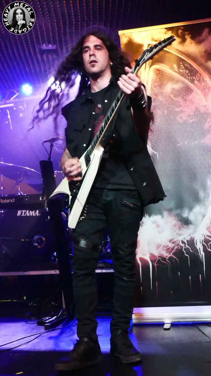 HMetalBrigade's tweet image. Muy pronto crónica y vídeo de una emotiva 3ª entrega del @DesvanFest. Grandes conciertos los ofrecidos por @ValkyriaOficial, @lethargus_metal, @Monasthyr y @DunedainMetal en una velada marcada por la despedida de Axel y la ovetense Sala Sir Laurens.