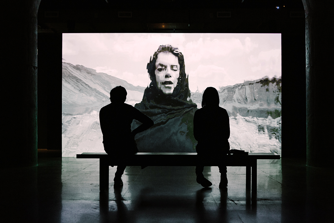 Today at 4 pm, please join Noor Alé for a one-hour tour of Shirin Neshat’s exhibition, “Land of Dreams”!

Arrive early to have enough time to explore this exhibition as it includes several films like “Roja” (2016), which drew its inspiration from Shirin’s own dreams.