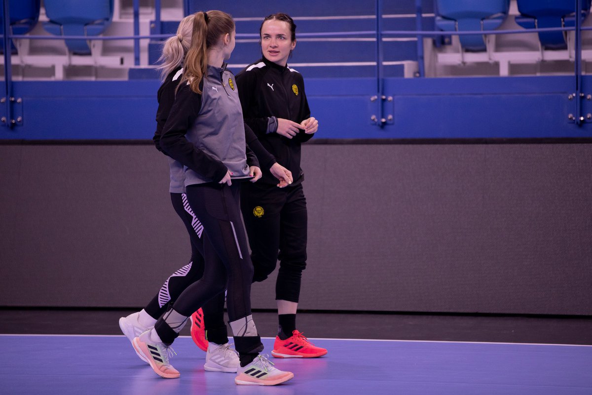 rostovhandball's tweet photo. 🔥 Провели активацию на площадке волейбольной арены «Динамо». Готовы к финалу на все 💯
#мыприехаличтобыпобедить #rostovhandball #едемзатрофеем #РОСТОВДОНСУПЕР #ROSTOVDONSUPER #rostovcska #wearehandball #final https://t.co/ZZYyFmJ4X4