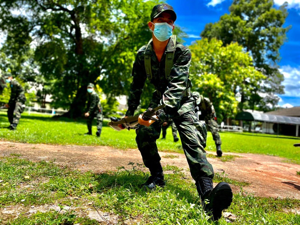 army2pr's tweet photo. “เด็กชายต่างที่มา วันนี้มีที่หมายอย่างเดียวกัน"
พล.ม.3 โดย หน่วยฝึกทหารใหม่ ม.6 พัน.6 นำน้องๆ ทหารใหม่เข้าทำการฝึก สถานีการใช้ดาบปลายปืน เพื่อเพิ่มทักษะการต่อสู้ในระยะประชิด และพัฒนาร่างกายให้แข็งแรง
#น้องคนเล็ก
#Bootcamp6 https://t.co/HJ2tt28Prv