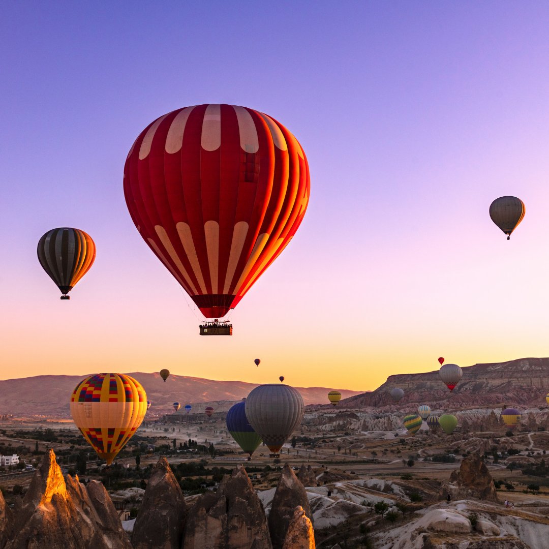 QRHolidays's tweet photo. Admire the spectacular and surreal landscape of Cappadocia from above with a hot air balloon ride. Book a trip with us now! 

#istanbul #istanbulcalling #turkey #cappadocia #qatarairwaysholidays https://t.co/qCyEJSyVOm