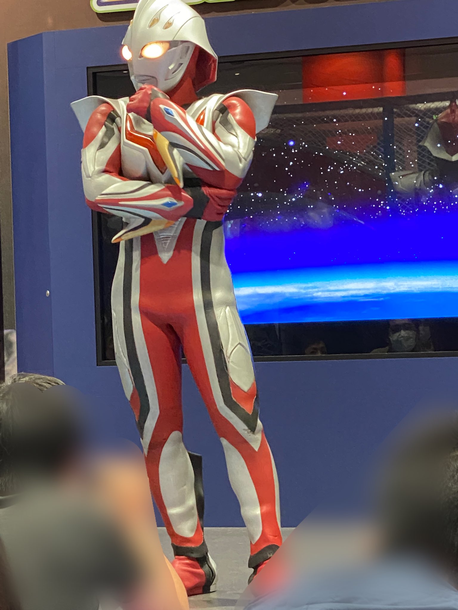 まえこう 今日はウルトラアスレチック光の森にてウルトラマンネクサス ジュネッス に会ってきました めちゃくちゃかっこよくて Bgmが神でした ネクサスの腕組みとか悩んでるとことか めちゃくちゃレアじゃないですか ウルトラアスレチック
