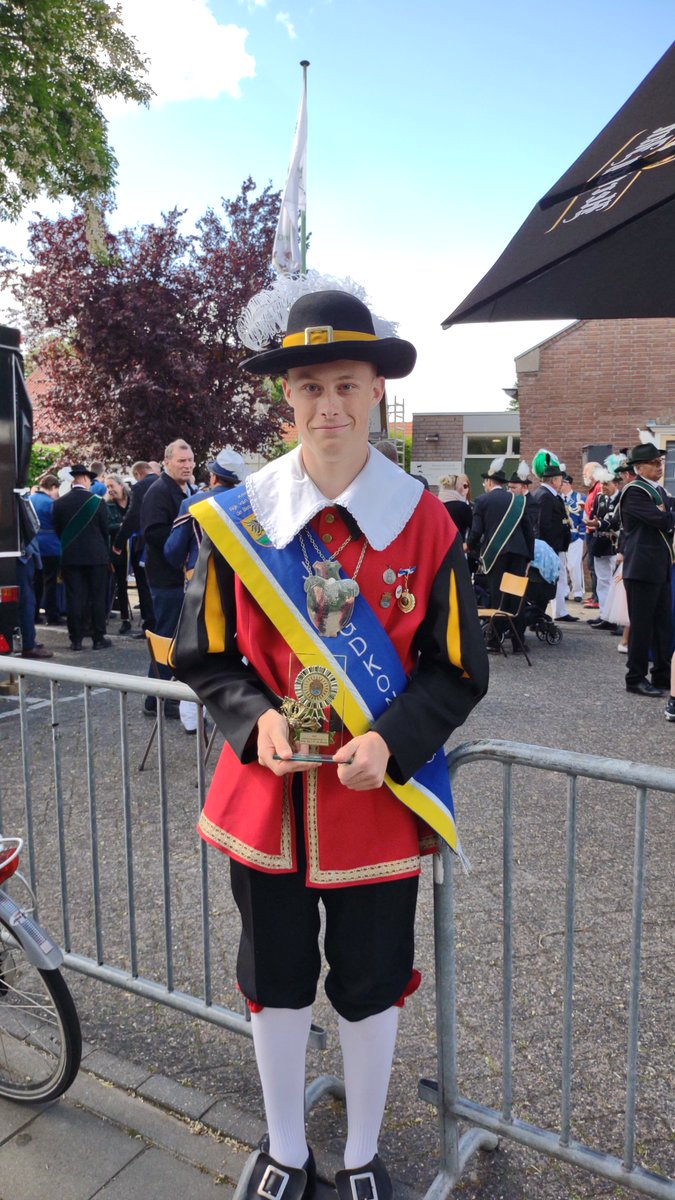 Yari Volleberg Jubileumjeugdkoning van Kring Rijk van Nijmegen/De Betuwe tijdens het jubileum Kringconcours in Millingen. Vandaag verdedigt Yari zijn titel als Jeugdkoning van de kring. Succes!