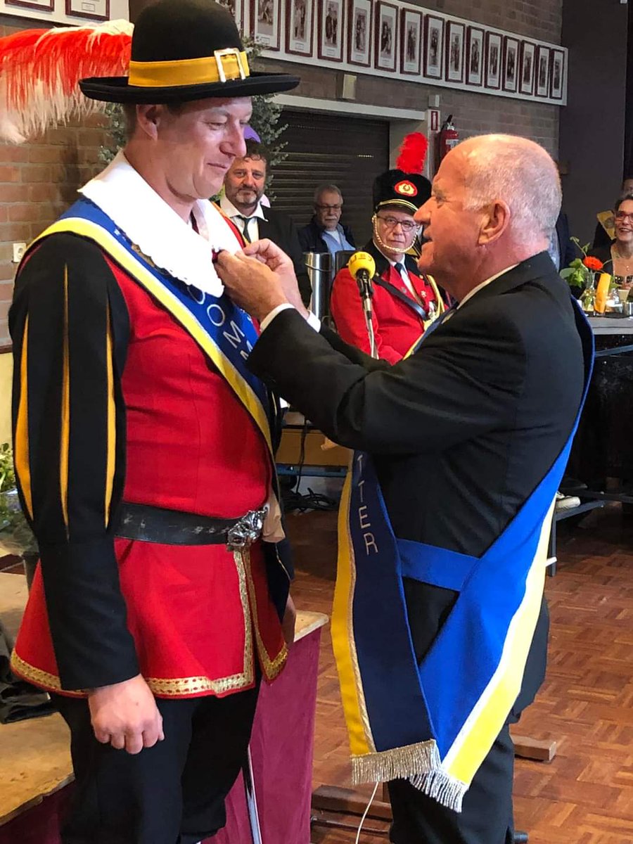 Rick Bouwman onderscheiden met de gouden draagspeld van Kring Rijk van Nijmegen/De Betuwe tijdens het 75 jarige jubileum van de kring op het Kringconcours in Millingen a/d Rijn.