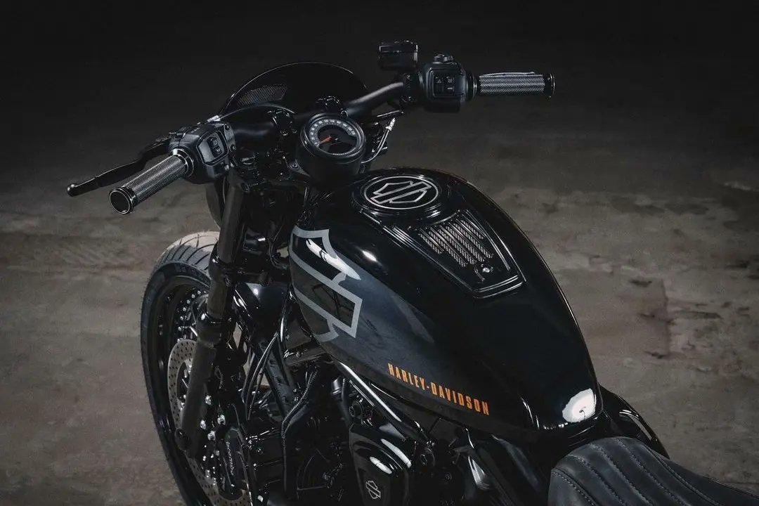 MotorShowme's tweet photo. Here is a 2022 customized Harley Davidson Nightster
#HarleyDavidson #Customization
#Nightster #Sportster #Bikes #Motorcycles #CustomizedBikes #MotorShowme https://t.co/BuQgpjmGNx