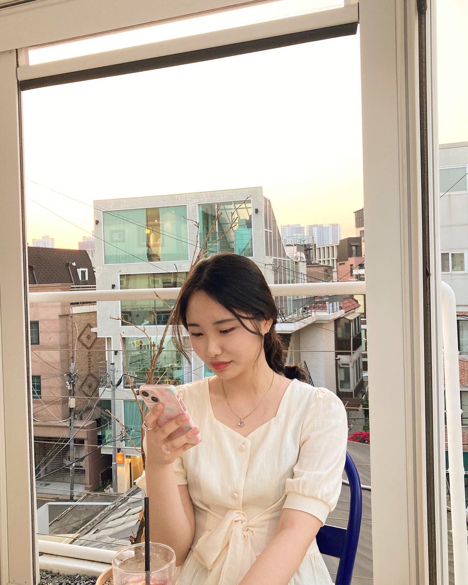 sundaylikeme's tweet photo. 초여름 쭈아~~ https://t.co/xoWiHsY8Kp