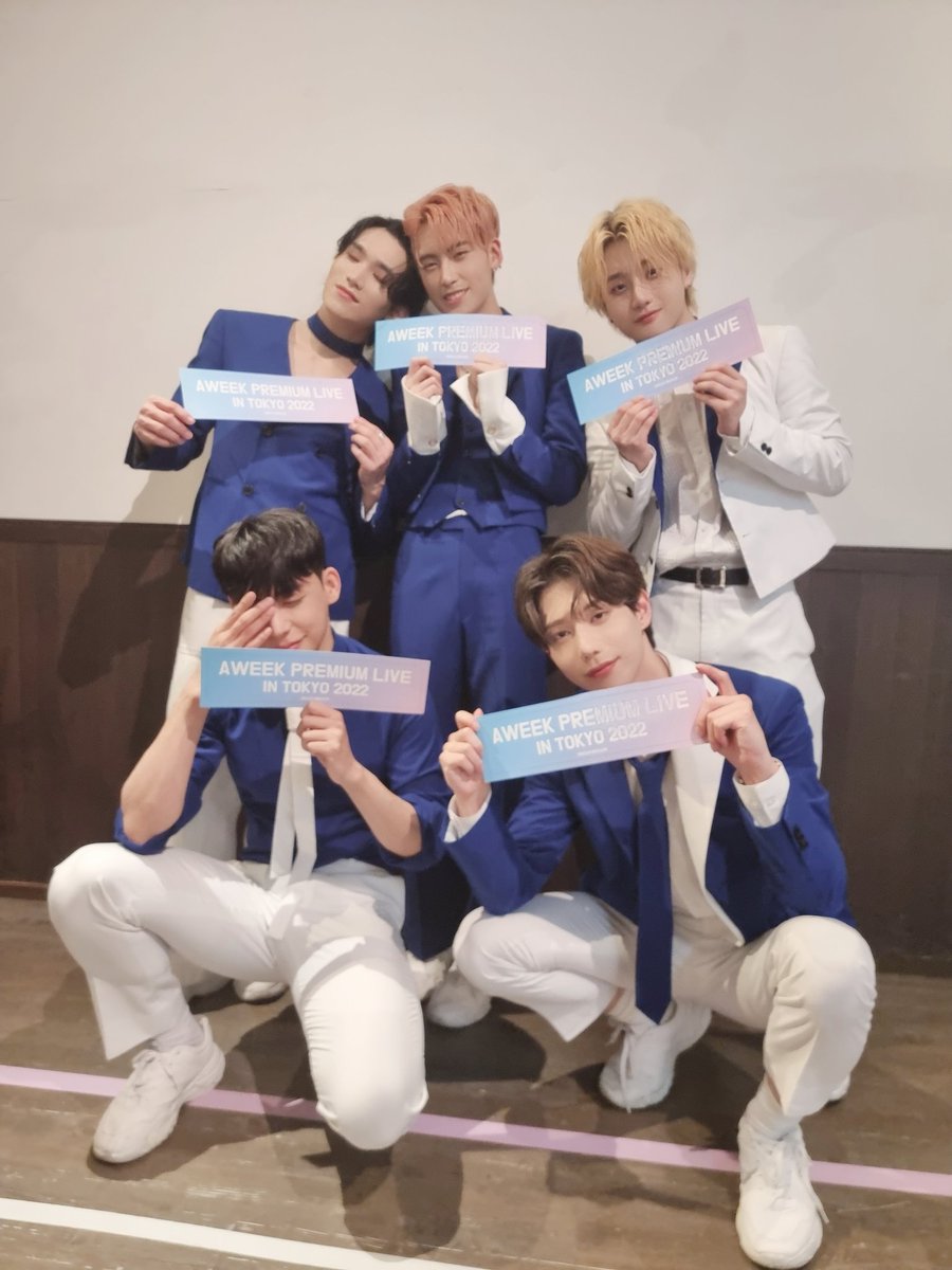 AWEEK_Official's tweet image. #어위크

정말 정말 고마워요!
우리 또 만나요 주주❤️‍🔥

#AWEEK #다일 #차원 #에이든 #진규 #로건 #Di1e #CHAWON #AIDEN #JINGYU #LOGAN