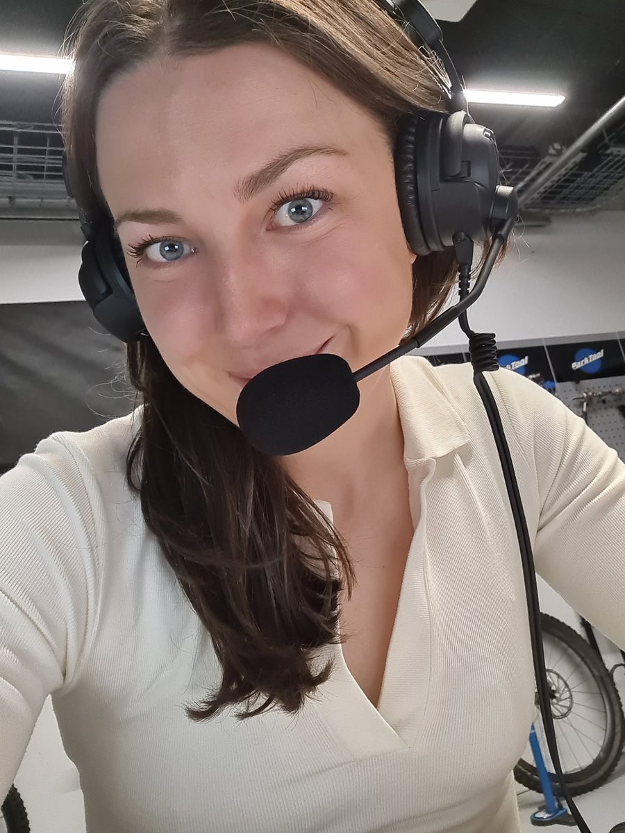 Manon Lloyd tweet media