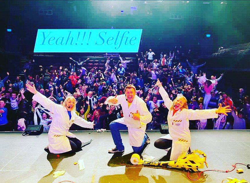 Selfie time 
#theatre #science #tour #exciting #interactive #uk #no1 #bestseller #engaging #thingstodo  #ampthill  #uk #kidspartys #parties #kids #boys #girls #presenter #show #callus