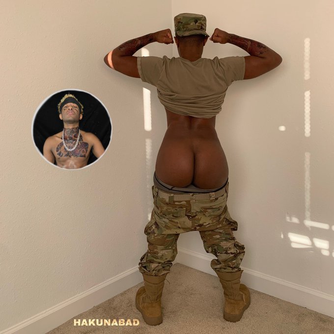 🪖 I’m short 5.5 but got booty doe 🍑 @hakunabad 😈 #xxx 

  Play with it 🤤🤤🤤 

😱 https://t.co/NU0jtdgL7o