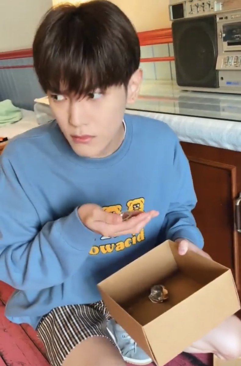 เพราะเคยโดนแอบกินขนมจนเกลี้ยงกล่อง!55555555555555 ตอนนี้เขียนไว้ตัวเบอเร้ออออ ของชั้น!ห้ามแตะะ!