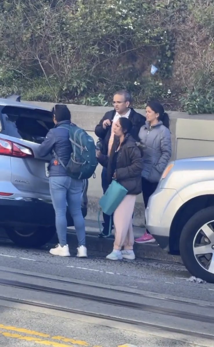 activeasian's tweet photo. Tourists are shocked at being victims of a smash and grab as they lost all their belongings and their San Francisco vacation is a nightmare. https://t.co/SZxVGYxFZu
