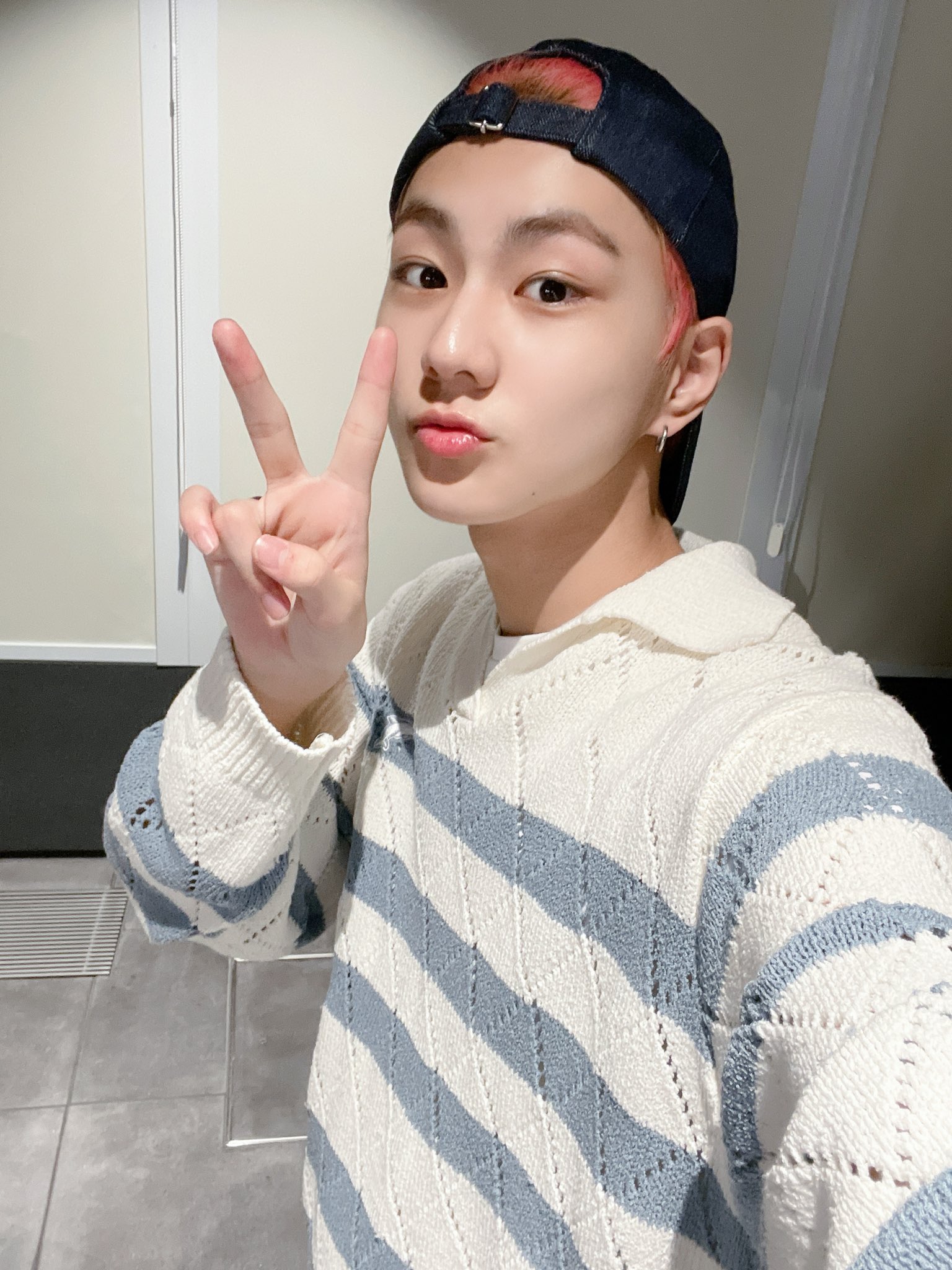 ENHYPEN OFFICIAL on Twitter: "[#오늘의ENHYPEN] 우정 DJ의 ð쭈 셀카 모음집ð 오늘도 함께해줘서