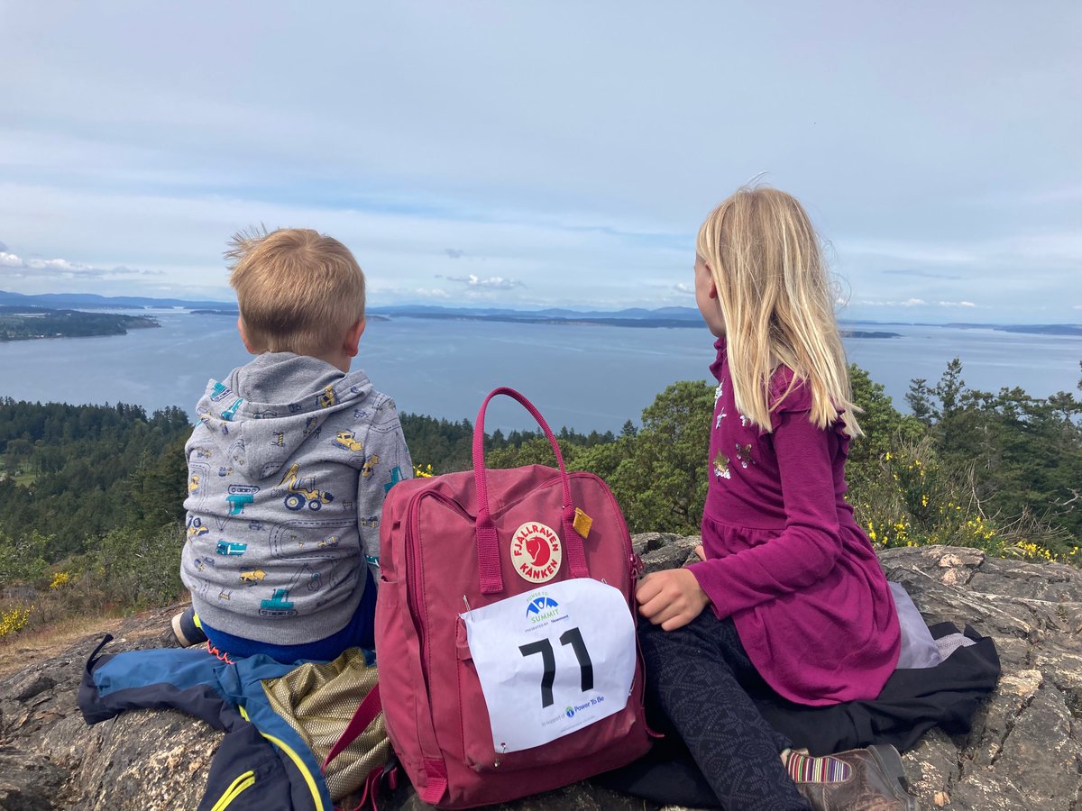 mygosky's tweet photo. HIGHLIGHTS Day 2 #PowerToSummit: #GoTeamGo has new shirts, meeting other racers in nature, hearing the pitter-patter of rain on the tree cover of PKOLS.
#PowerToSummit @TELUS @PowerToBe https://t.co/P7O8gkcIAf