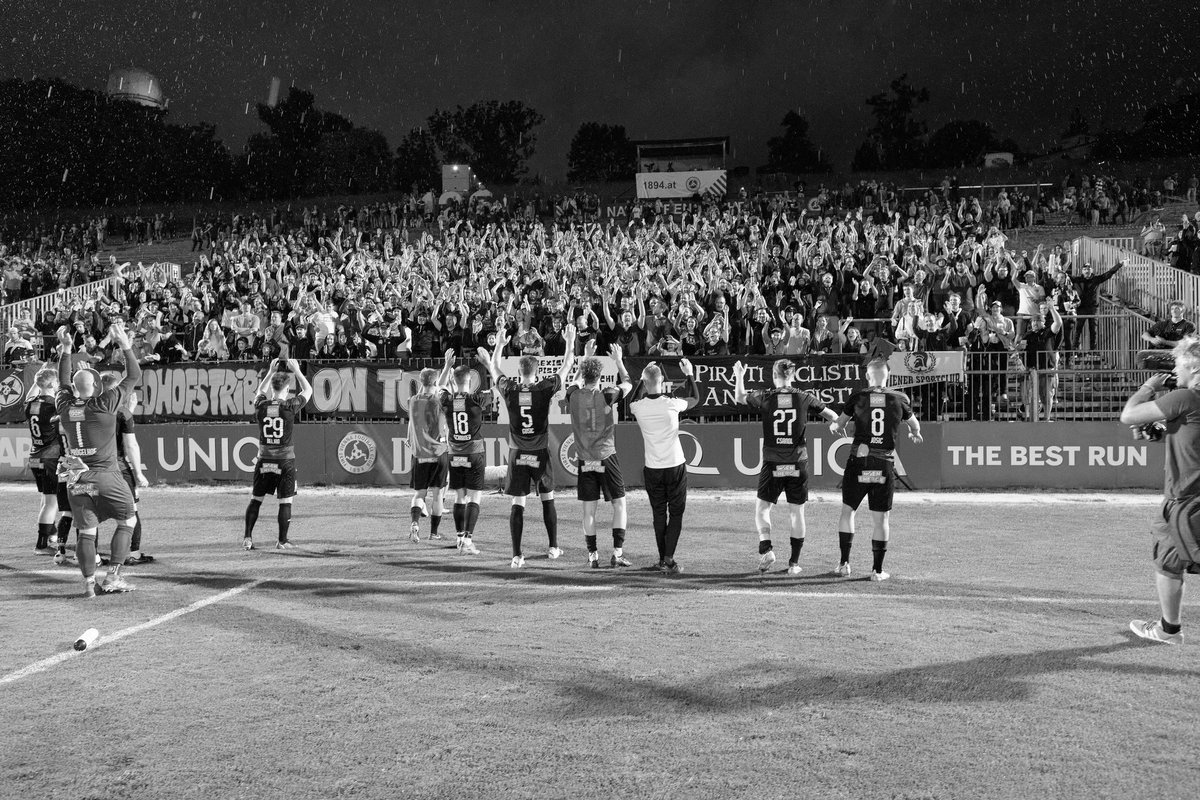 WienerSportClub's tweet photo. Impressionen vom #Dörbi. #VIEWSC
Und nicht vergessen: Am Dienstag 19 Uhr alle nach Dornbach, das #RLOCup-Finale wartet! #HeanoisIsOis #ComeOnSportclub https://t.co/rwao9Z6dYP
