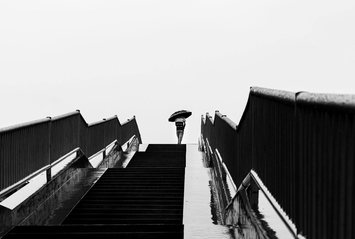 KsavClicks's tweet photo. @jjays_captions On a rainy day https://t.co/dxLQcj0JgQ