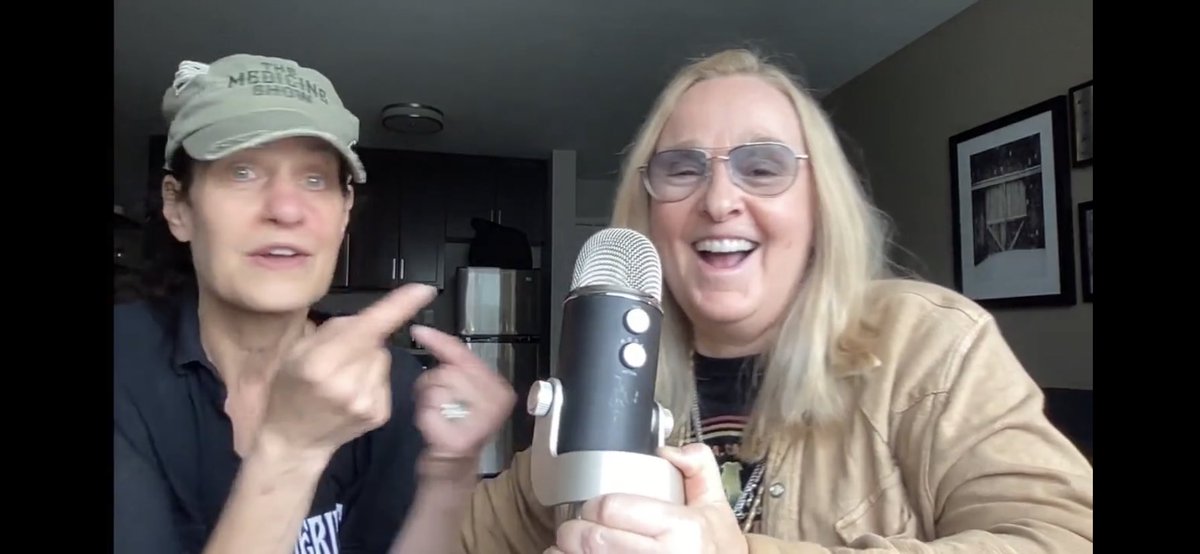 A very 🎉HAPPY BIRTHDAY 🎉 to my favorite couple @metheridge and #LindaWallem 
Have a great day! 
I’ll see you soon in Germany 🇩🇪 
Much love to both of you! 💜🌸🍀