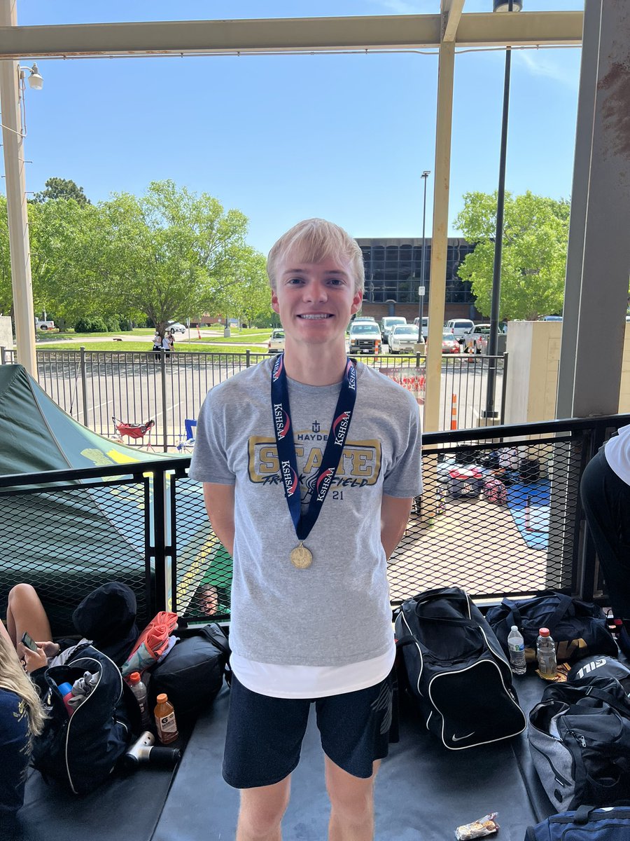 Congrats to <a href="/Jakemull_3/">Jake Muller</a> on placing 2nd in the 300 Hurdles 🥈

Jake broke his own school record going 39.21🔥
An amazing &amp; historic season for Jake. I know he’s going to have a lights out senior year next season💯

Already the best boy hurdler to ever do it at Hayden High School🐐