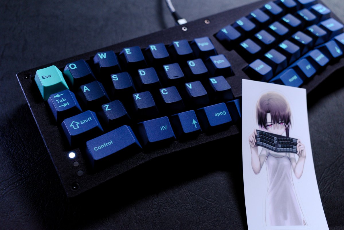 ziku_koma's tweet photo. @hsgw Lain OVERLAY02 [Prototype]
-ｶﾞｽｹｯﾄﾏｳﾝﾄ用のﾐﾄﾞﾙﾊﾟｰﾂを設計.
-ﾊﾈﾅｲﾄ使用.
 ※内部可視化ﾓﾃﾞﾙではﾊﾈﾅｲﾄは薄紅色(現物は黒色).
-ﾄｯﾌﾟﾌﾟﾚｰﾄの一部を切削.
-脚付き.
#lain_kbd #lainTTL https://t.co/frzipD0Z23