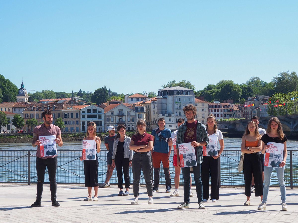 𝗚𝗔𝗕𝗜 𝗔𝗦𝗞𝗔𝗧𝗨 • 𝗔𝗠𝗡𝗜𝗦𝗧𝗜𝗔 𝗢𝗦𝗢𝗔
Urruñako militante bat presondegiratua lan politikoa egiteagatik.

Estatuekiko era independentean lan egiten eta militatzeko baldintzak defendatzen segituko dugu. 

MOBILIZAZIOA
📆 Ekainak 3
🕗 19:00
📍 BAIONA | San Andres plazan