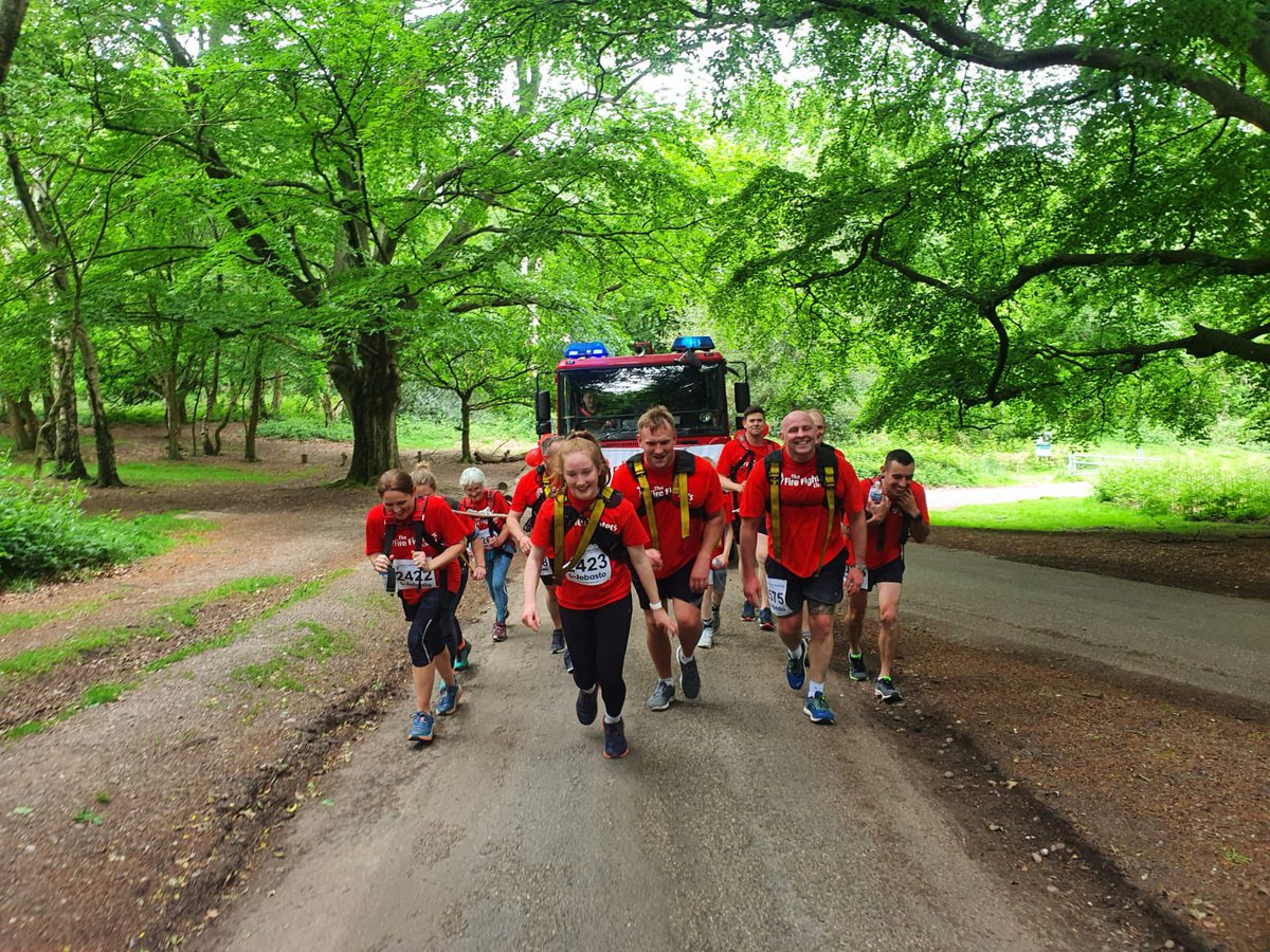 WMFSTechRescue's tweet photo. Outstanding effort at @suttonfunrun as 21 members of Tech Rescue with friends and family pulled a fire engine 8.5 miles in 2hrs 10mins to raise money for @firefighters999. Great display of the teamwork and companionship that is essential in the Fire Service https://t.co/I2lJUkiPuC