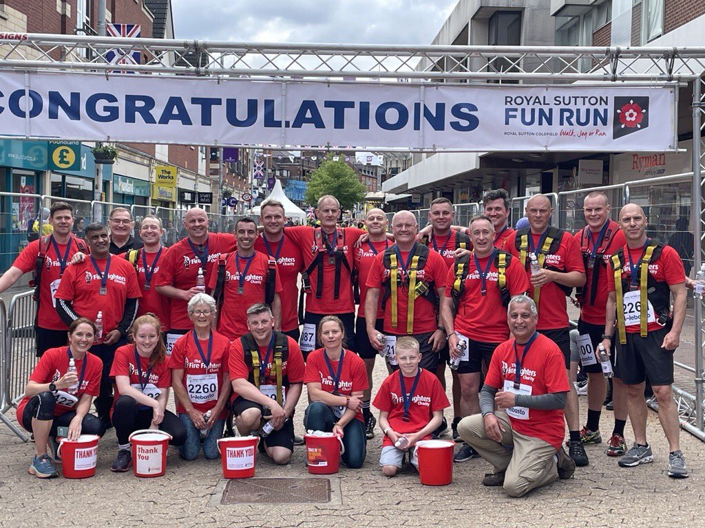 WMFSTechRescue's tweet photo. Outstanding effort at @suttonfunrun as 21 members of Tech Rescue with friends and family pulled a fire engine 8.5 miles in 2hrs 10mins to raise money for @firefighters999. Great display of the teamwork and companionship that is essential in the Fire Service https://t.co/I2lJUkiPuC