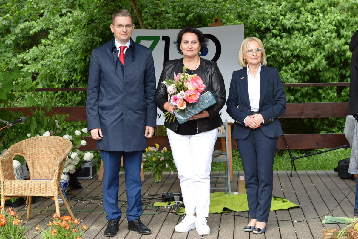 AdrianMolPL's tweet photo. 🏫 W piątek wziąłem udział w uroczystości z okazji jubileuszu 30-lecia VII Liceum Ogólnokształcącego im. Wandy Szuman w Toruniu. Wydarzenie odbyło się w Osadzie Leśnej Barbarka. Gratuluję całej społeczności szkolnej tak wspaniałej rocznicy!
#VIILO #TORUŃ https://t.co/rZ6f3eWMeK