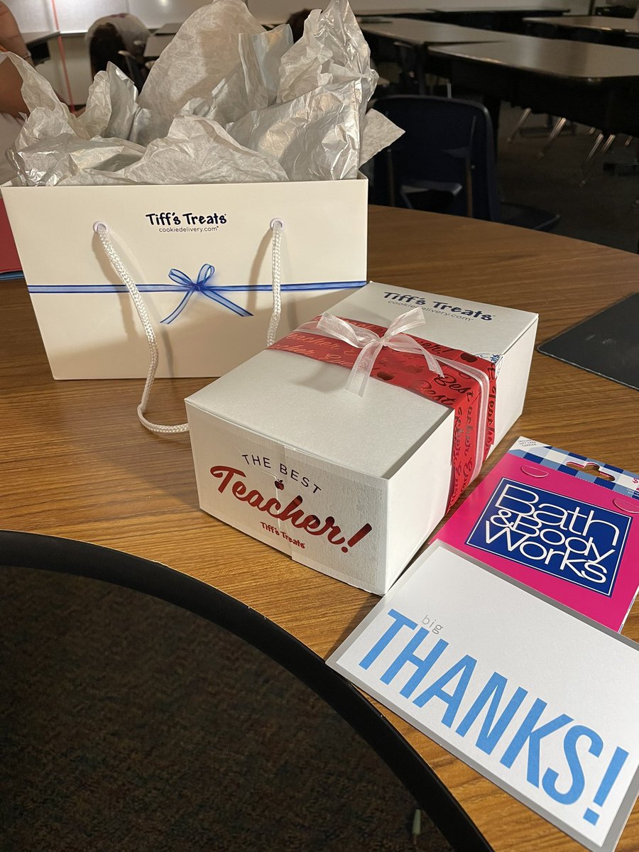 DSTDIVA99's tweet photo. Never knew I had this big of an impact. This is from a student who didn’t speak unless I called on him. 🙏🏾 WOW! How amazing! @KleinISD @LLkompelien @StrackKISD #TEACHers #buildingrelationships #teacherlife #teachertwitter #imissmystudentsalready #teachersareloved https://t.co/Dc2eCrLl3a