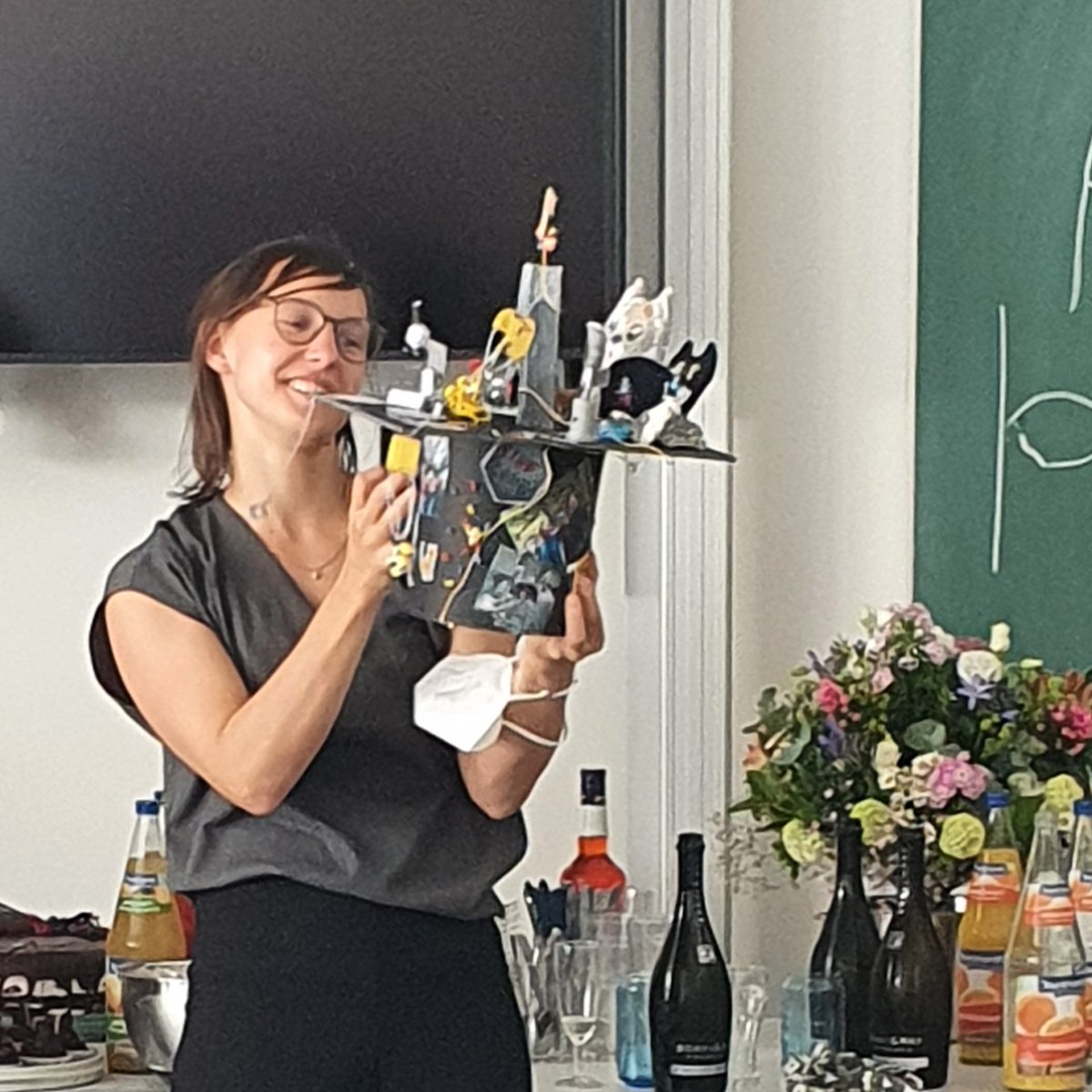 Michaelis_Lab's tweet photo. You nailed it! Congratulations doctor Lisa! Best Wishes for the future! @BiophysicsUlm @MichaelisLab https://t.co/mapalKU92a