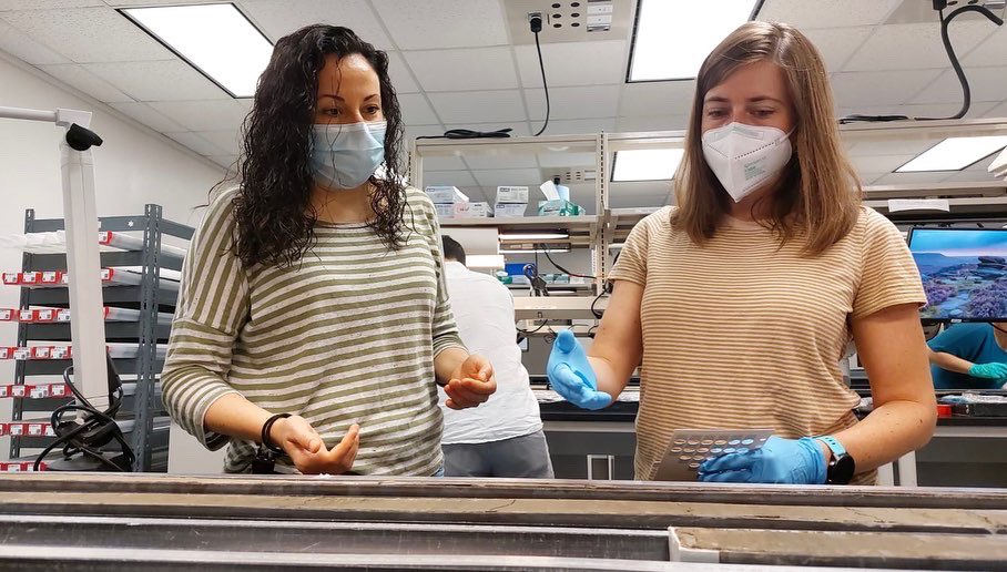 dleblancene's tweet photo. Spent the last 3 weeks in College Station, TX with the #IODP #Exp395C science party describing over 2 km (π
) of sediment cores collected from the bottom of the North Atlantic Ocean. Thankful to be a part of this awesome group of scientists! @NSF @TheJR @GCR_IODP https://t.co/RwVWv5DLx7