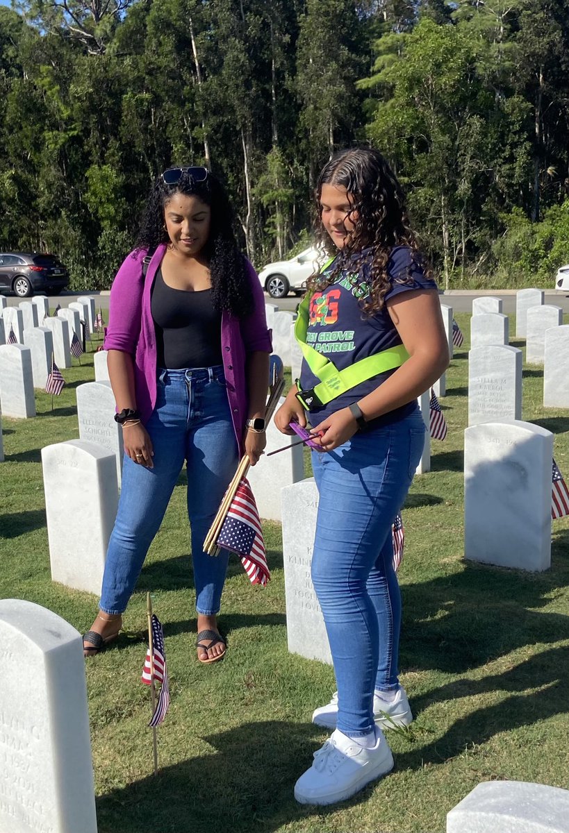 GoldenGrovePrin's tweet photo. Golden Grove Safety Patrols participate in placing flags at the Florida National Cemetery for Memorial Day. https://t.co/Aaqa8qEB9E