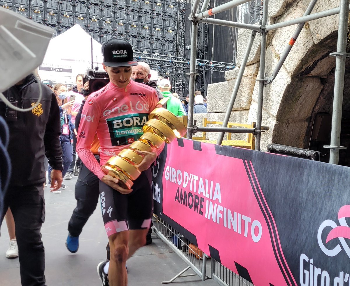 Jai Hindley FIRST AUSTRALIAN WINNER of the Giro d'Italia! 

#giro #Giro105