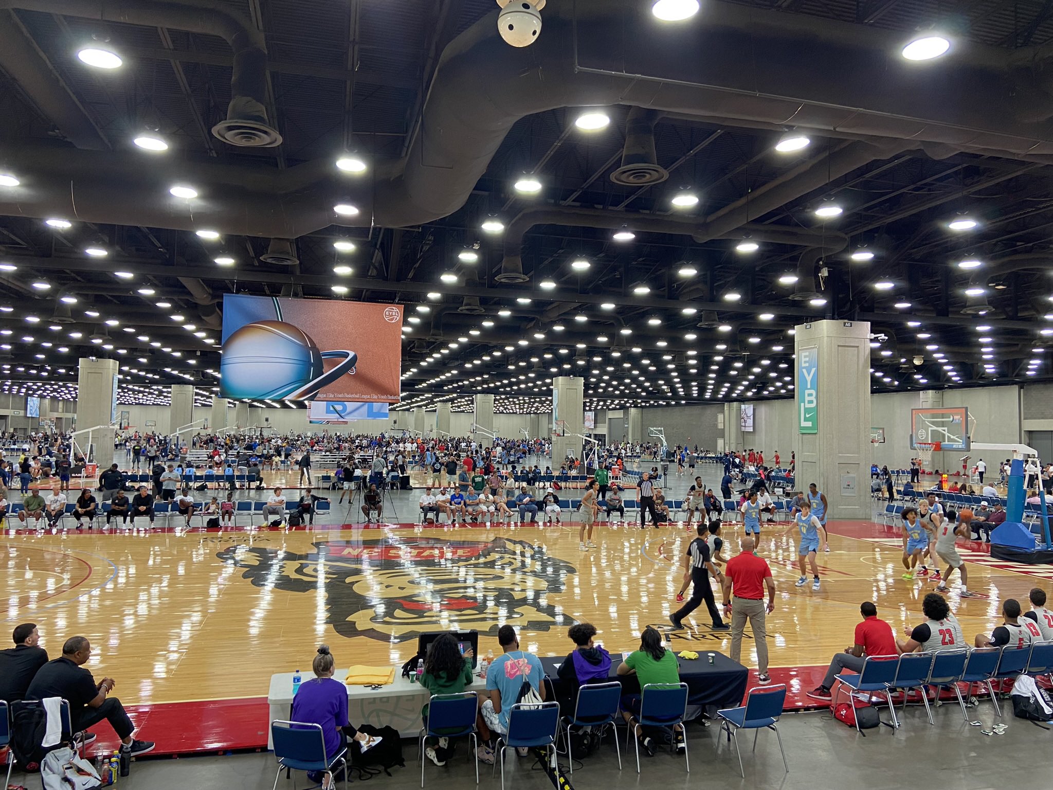 Cameron Drummond on X: Back out at the Kentucky Expo Center in Louisville  today for Day 2 of the Nike EYBL Louisville session. Always cool to see  which former college courts have