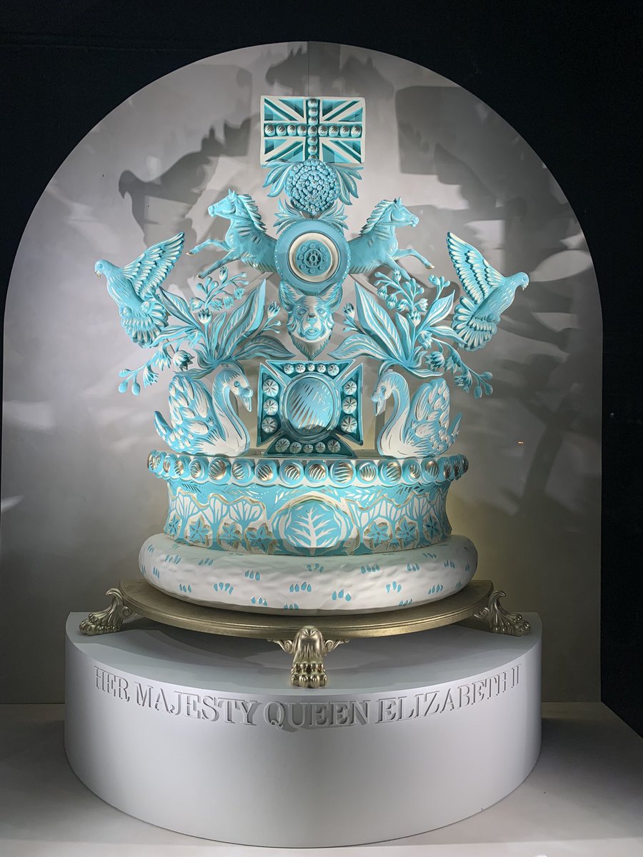 cazz_e17's tweet photo. @CMaguireFCDO And the window displays, to mark the Platinum Jubilee, are extraordinarily beautiful. https://t.co/jLXrSFC59L